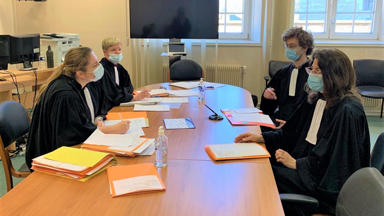 Comment S'habiller Devant Un Juge Des Affaires Familiales Julie, juge aux affaires familiales | La Justice recrute